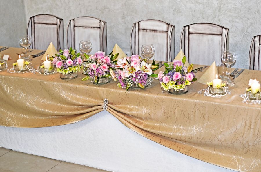 Hlavný svadobný stôl